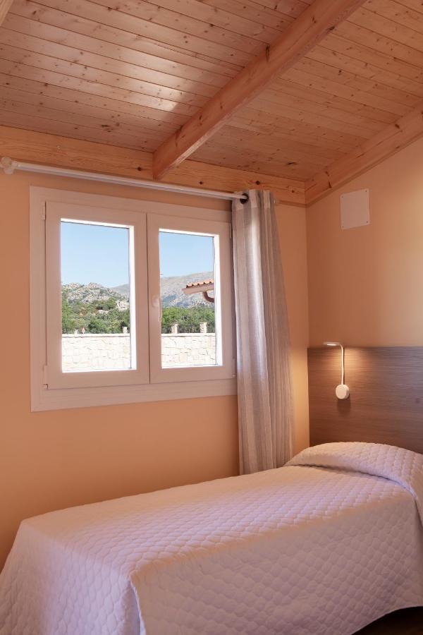 Hostal La Posada De Mari La Cabrera Extérieur photo
