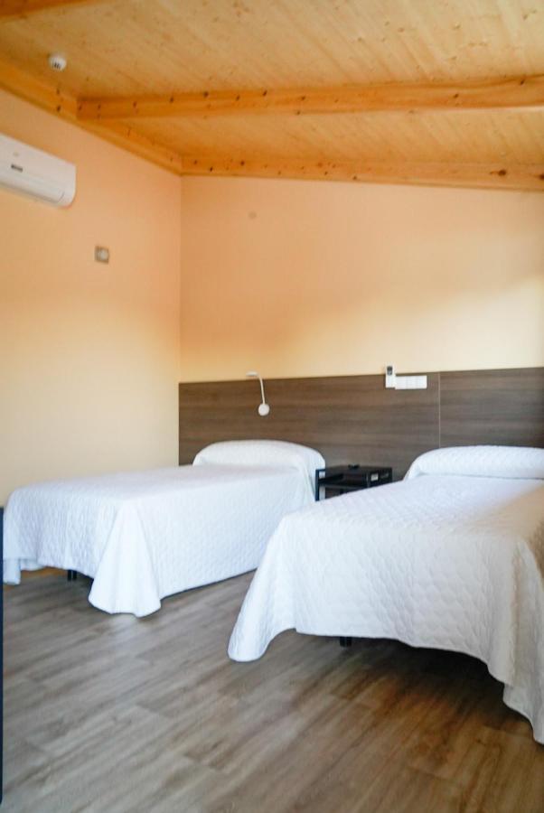 Hostal La Posada De Mari La Cabrera Extérieur photo