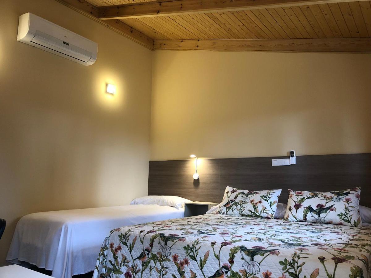 Hostal La Posada De Mari La Cabrera Extérieur photo